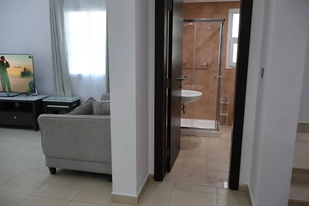 2 Bedroom Villa With Huge Garden Dubai 0*,